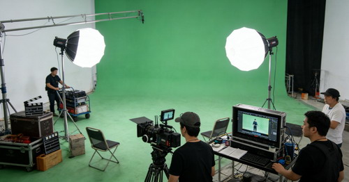 深圳AI短视频制作-好评《纸飞机》 - 深圳拍摄产品视频 - 深圳映画传媒